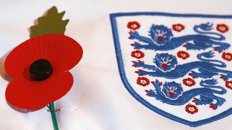 Η κόκκινη παπαρούνα για τους Βρετανούς είναι ένδειξη σεβασμού στα θύματα του Α’ Παγκοσμίου Πολέμου, η FIFA έβαλε στοπ…