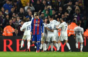 BARCELONA, SPAIN - DECEMBER 03: Lionel Messi of Barcelona shows his dejection after Real Madrid's equaliser during the La Liga  match between FC Barcelona and Real Madrid CF at Camp Nou on December 3, 2016 in Barcelona, Spain.  (Photo by David Ramos/Getty Images)